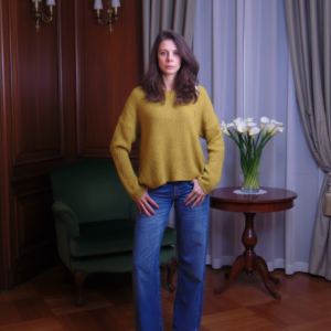 La Maglia donna "L’AURA SILENTE – OCHRE"
